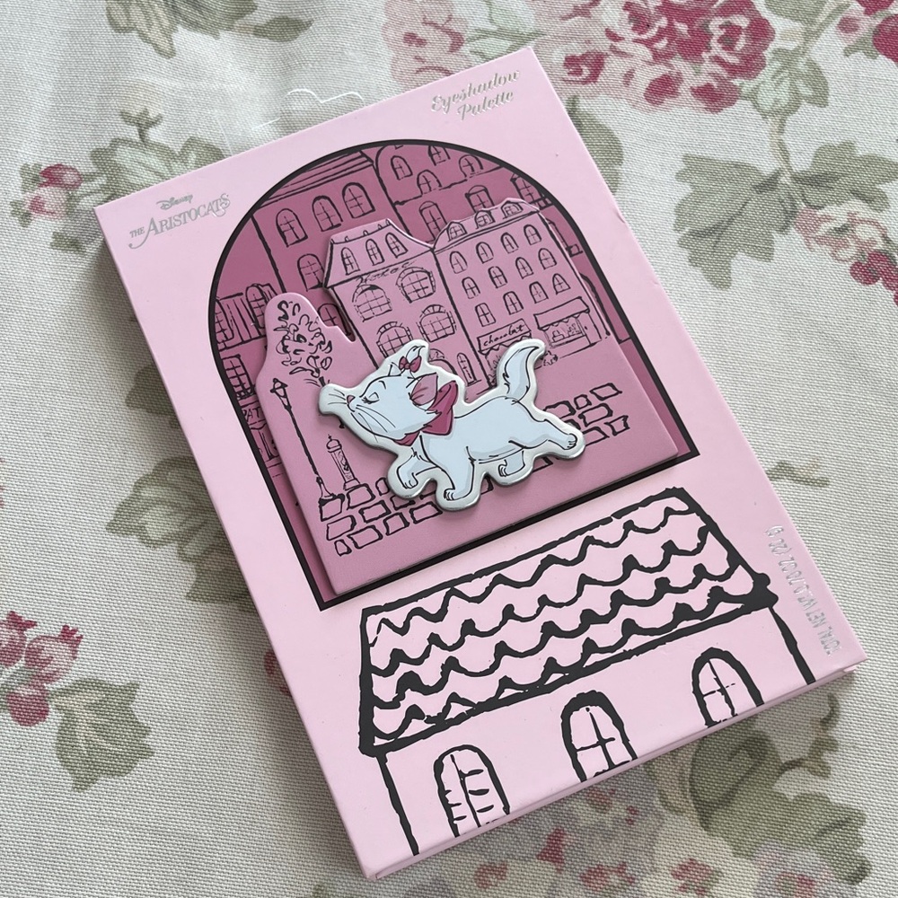Last chance B4 donating.  NEW! Disney Aristocats Marie Eyeshadow Palette